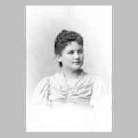 076-0052 Johanna Sziede als 18-jaehriges Maedchen, geboren am 13.03.1880 in Goldbach. Verheiratet mit Gustav Gottaut, Schreinermeister aus Plibischken.jpg